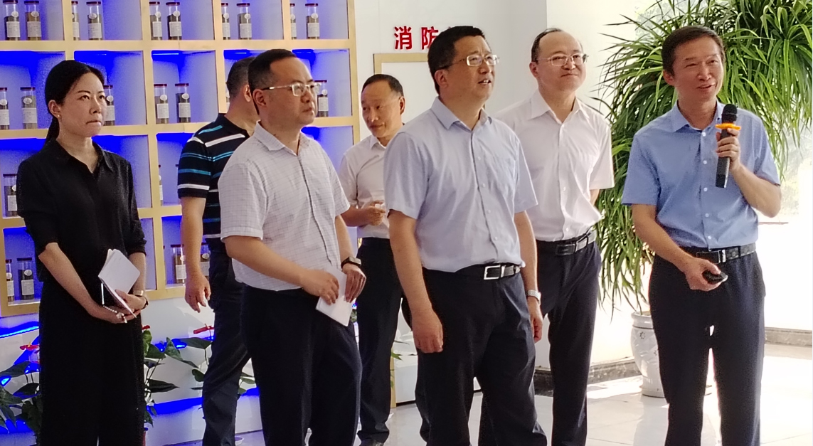四川證監(jiān)局黨委書(shū)記、局長(zhǎng)唐理斌一行來(lái)公司調(diào)研